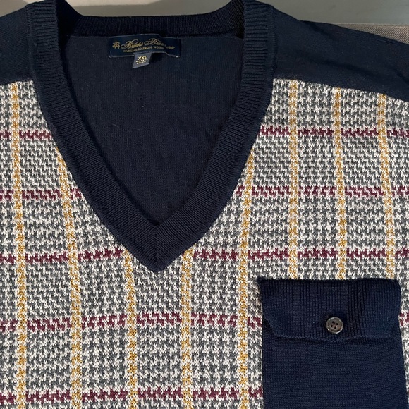 Merino Plaid V-Neck Sweater (XXL) - Picture 3 of 9